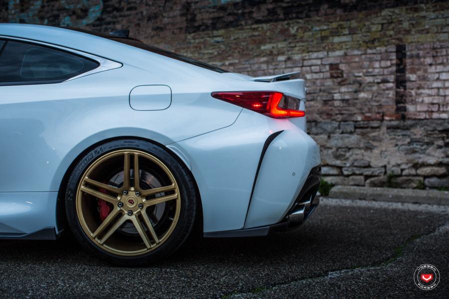 Детали экстерьера Lexus RC F on Vossen Wheels (VPS-302) 2017 года  (фото 8 из 15)